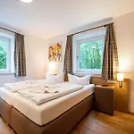 In Zell Am Near Slopes * فوش ان دير غلوكنه